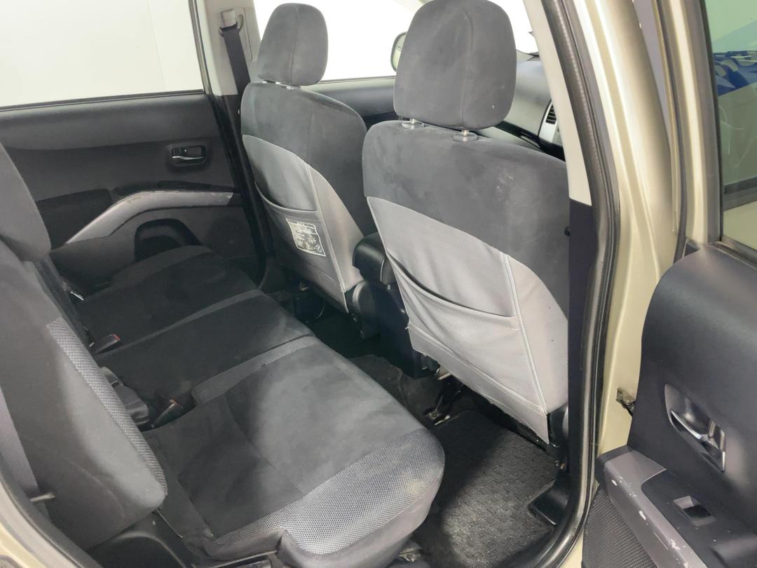 Photo '20' of Mitsubishi Outlander