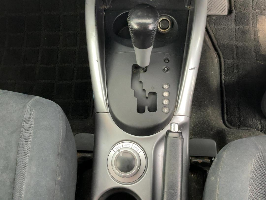 Photo '23' of Mitsubishi Outlander
