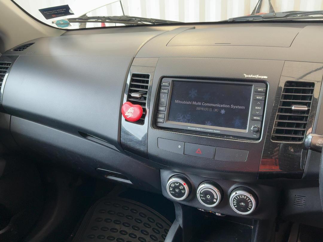 Photo '16' of Mitsubishi Outlander Photo '16' of Mitsubishi Outlander