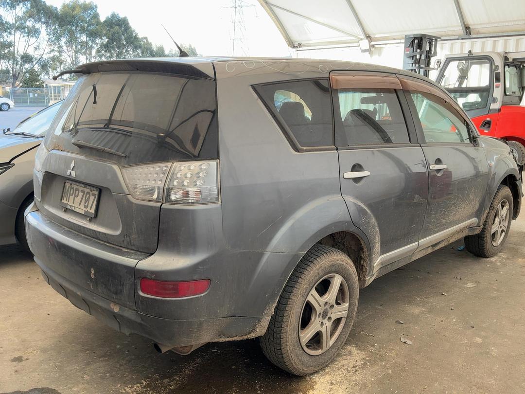 Photo '7' of Mitsubishi Outlander Photo '7' of Mitsubishi Outlander