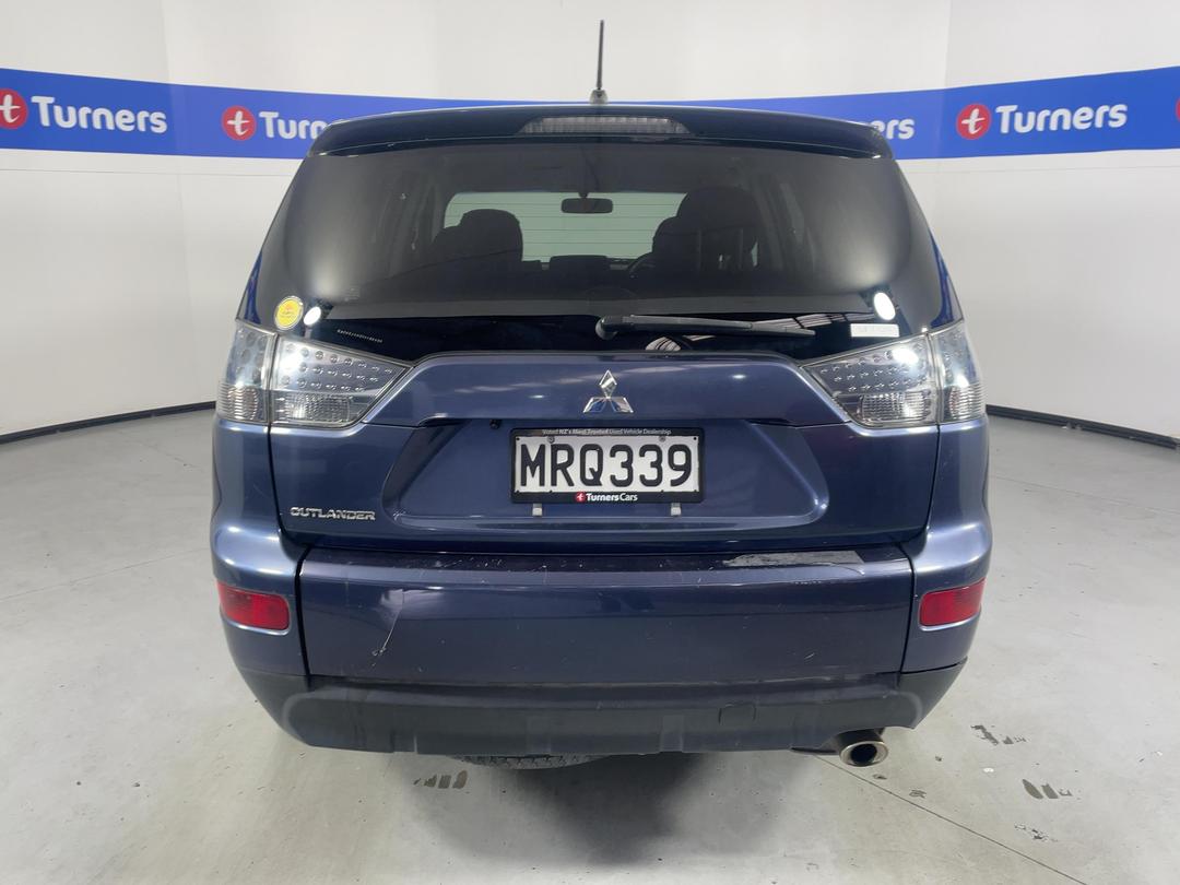 Photo '6' of Mitsubishi Outlander