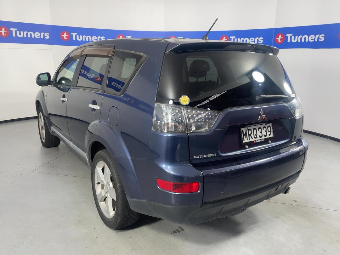 Photo '5' of Mitsubishi Outlander