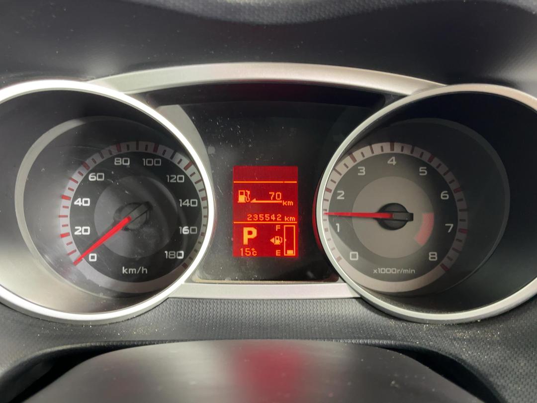 Photo '21' of Mitsubishi Outlander
