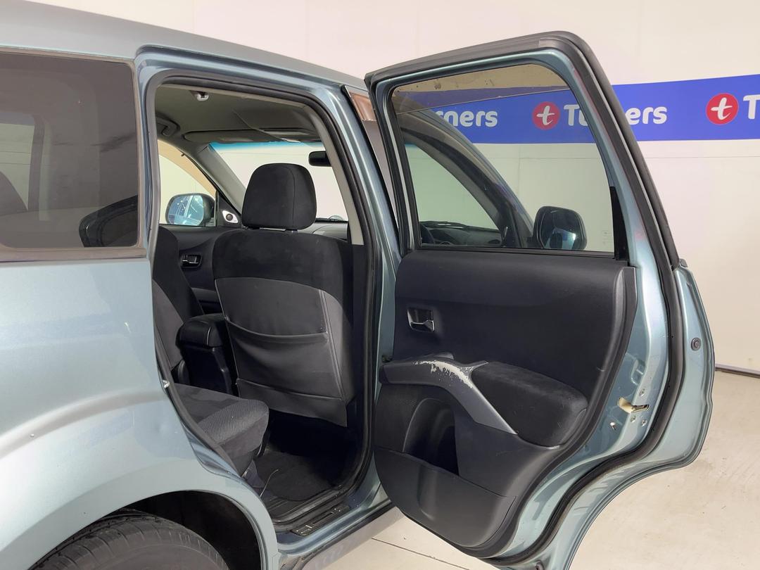 Photo '19' of Mitsubishi Outlander
