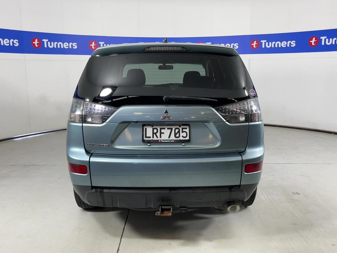 Photo '6' of Mitsubishi Outlander