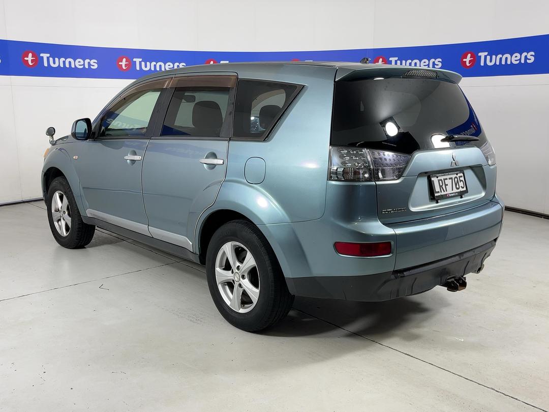 Photo '5' of Mitsubishi Outlander