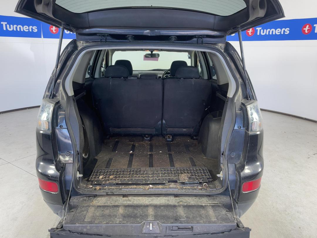 Photo '12' of Mitsubishi Outlander Photo '12' of Mitsubishi Outlander