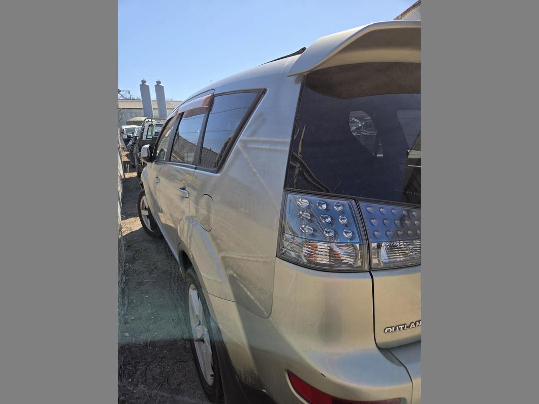 Photo '6' of Mitsubishi Outlander Photo '6' of Mitsubishi Outlander