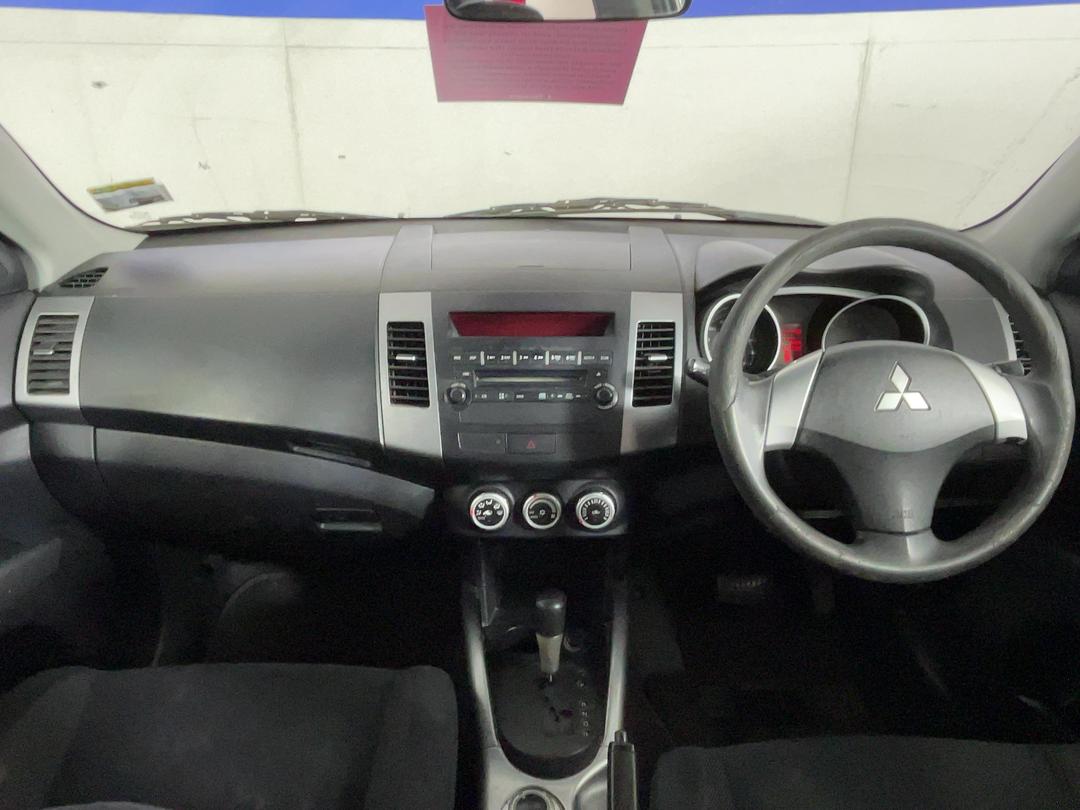 Photo '15' of Mitsubishi Outlander XLS Photo '15' of Mitsubishi Outlander XLS