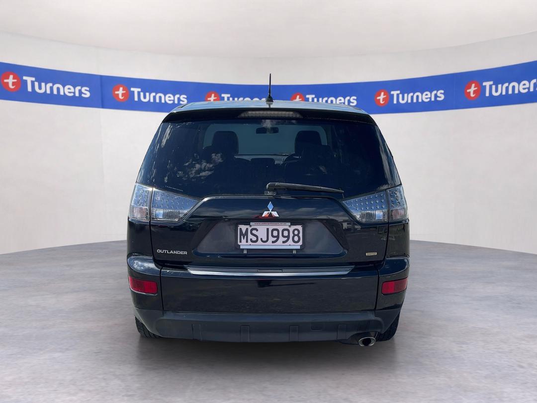 Photo '5' of Mitsubishi Outlander Photo '5' of Mitsubishi Outlander