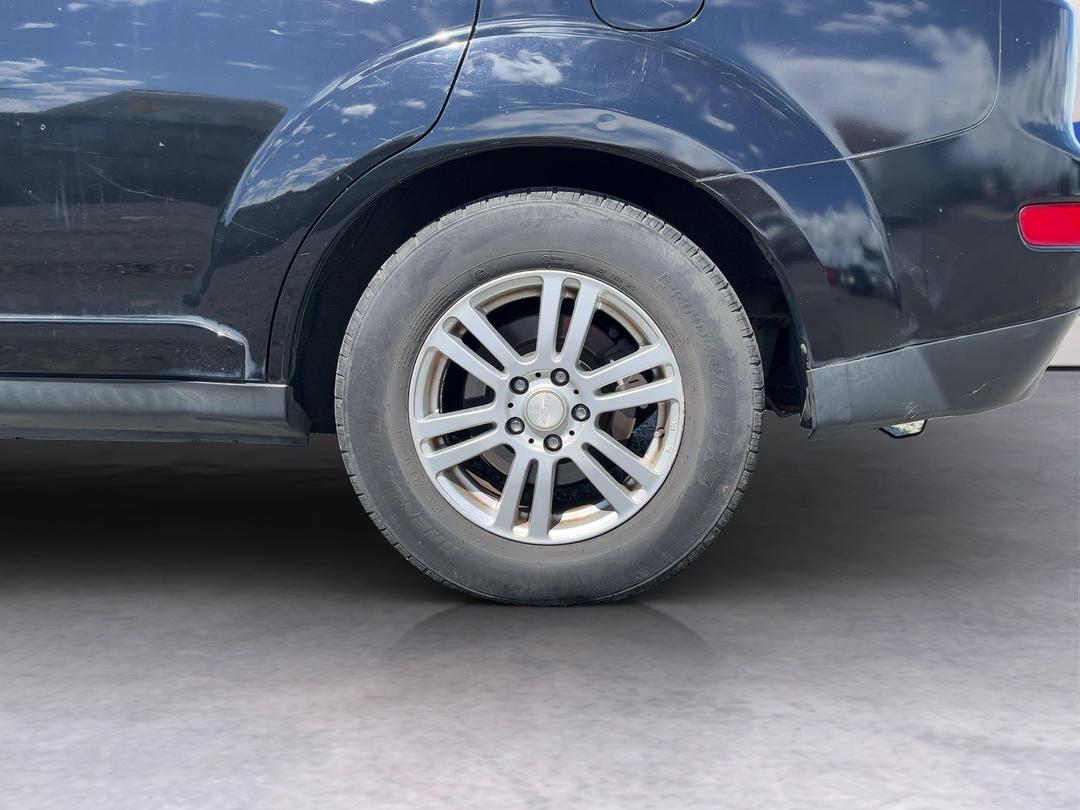 Photo '9' of Mitsubishi Outlander Photo '9' of Mitsubishi Outlander