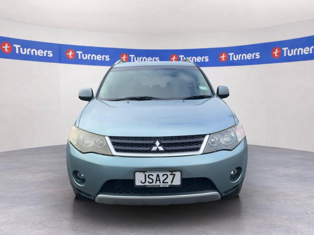 Photo '2' of Mitsubishi Outlander Photo '2' of Mitsubishi Outlander