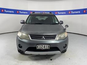 Photo '2' of Mitsubishi Outlander