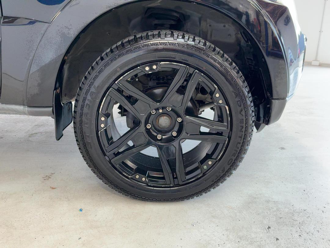 Photo '9' of Mitsubishi Pajero