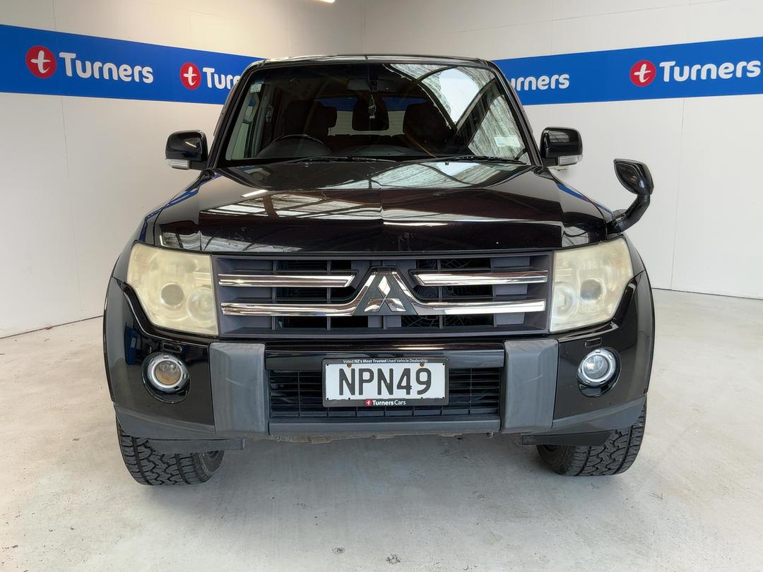 Photo '2' of Mitsubishi Pajero