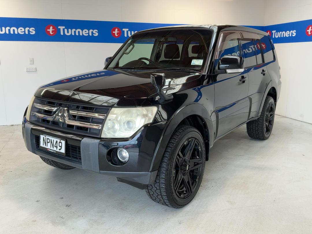 Photo '4' of Mitsubishi Pajero