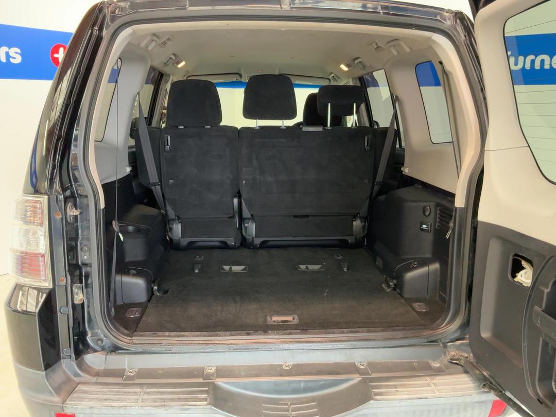 Photo '14' of Mitsubishi Pajero