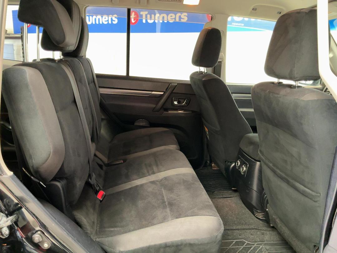 Photo '20' of Mitsubishi Pajero
