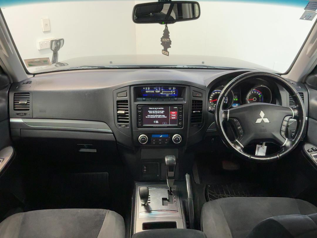 Photo '17' of Mitsubishi Pajero
