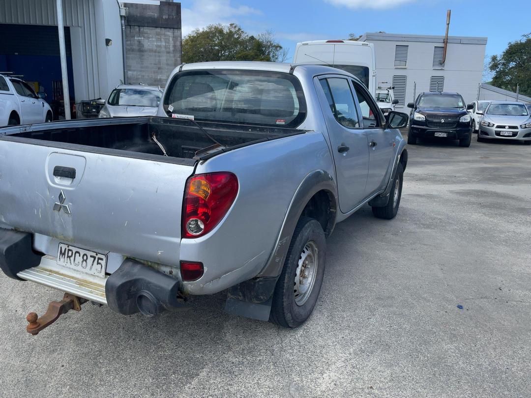 Photo '6' of Mitsubishi Triton Dcab GLX Photo '6' of Mitsubishi Triton Dcab GLX