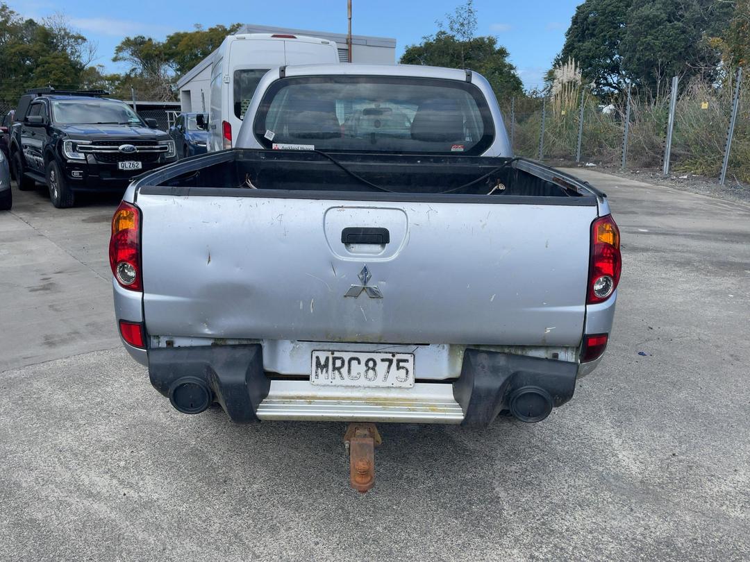 Photo '5' of Mitsubishi Triton Dcab GLX Photo '5' of Mitsubishi Triton Dcab GLX