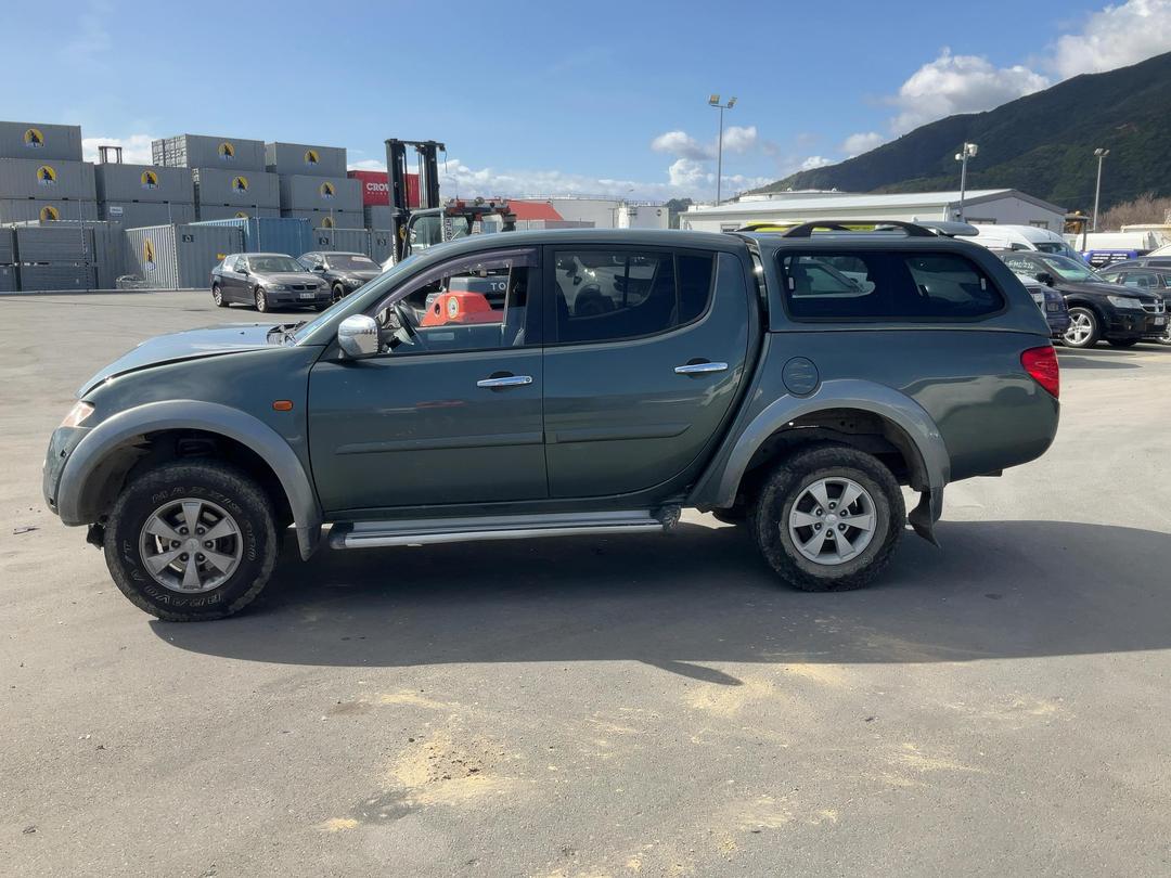 Photo '4' of Mitsubishi Triton Dcab GLS Photo '4' of Mitsubishi Triton Dcab GLS