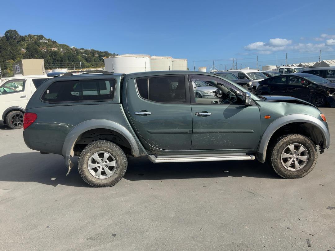 Photo '8' of Mitsubishi Triton Dcab GLS Photo '8' of Mitsubishi Triton Dcab GLS