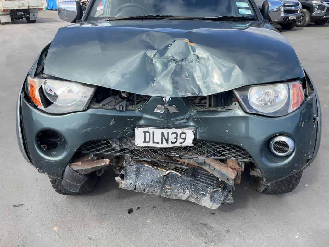 Photo '10' of Mitsubishi Triton Dcab GLS Photo '10' of Mitsubishi Triton Dcab GLS