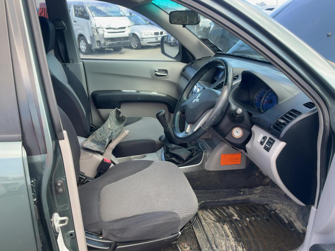 Photo '18' of Mitsubishi Triton Dcab GLS Photo '18' of Mitsubishi Triton Dcab GLS