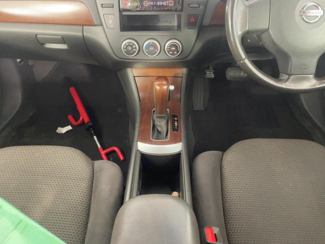 Photo '16' of Nissan Bluebird Sylphy Photo '16' of Nissan Bluebird Sylphy