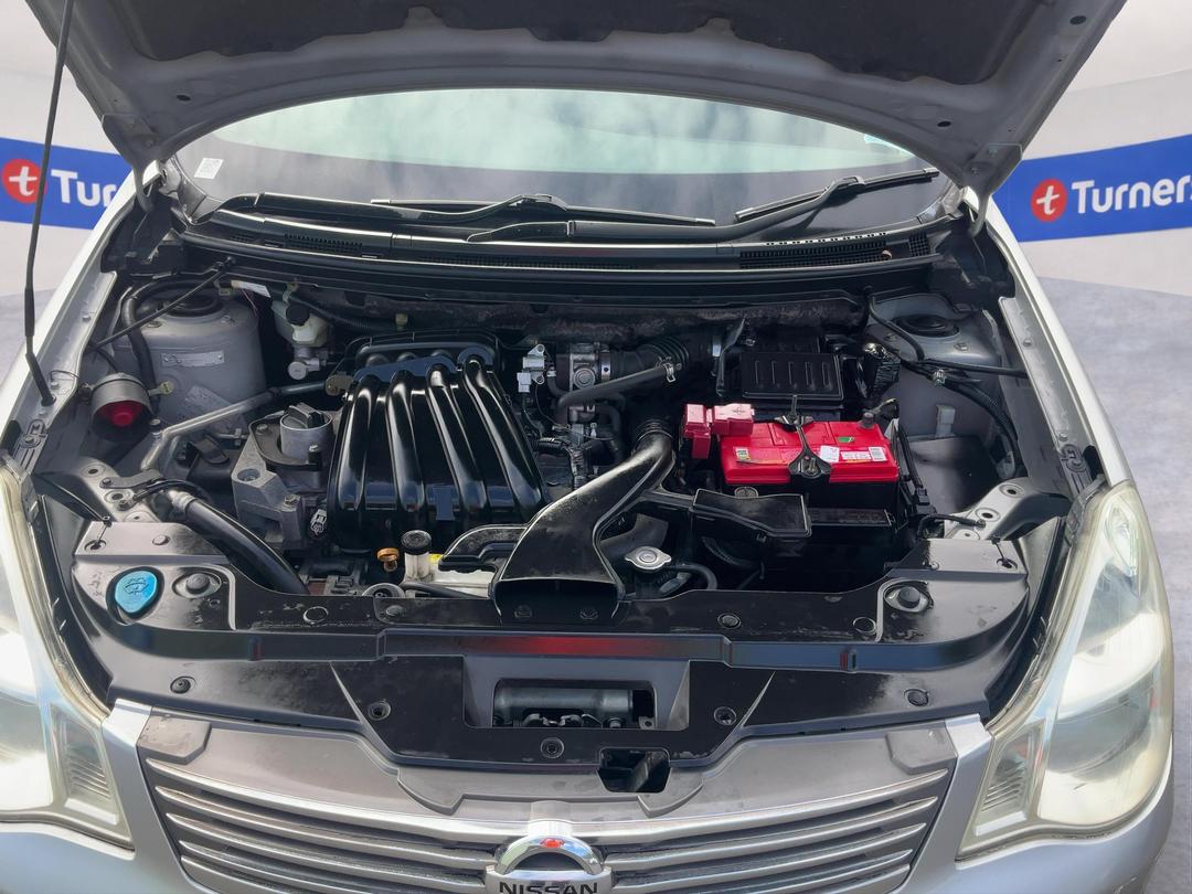 Photo '13' of Nissan Bluebird