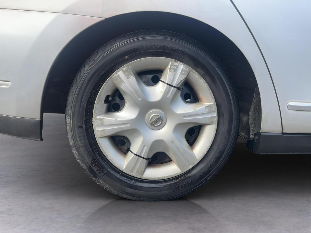 Photo '12' of Nissan Bluebird