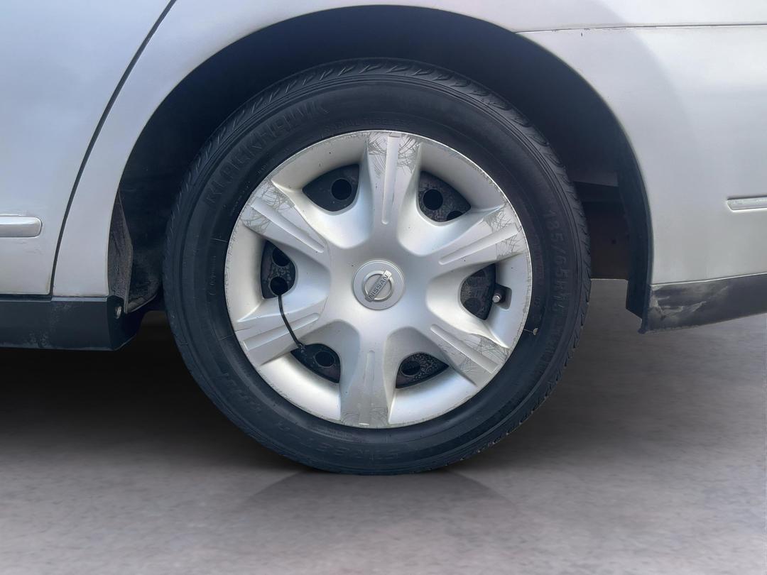Photo '11' of Nissan Bluebird