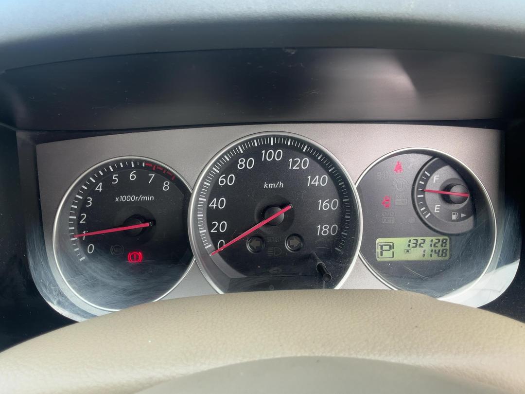 Photo '21' of Nissan Bluebird