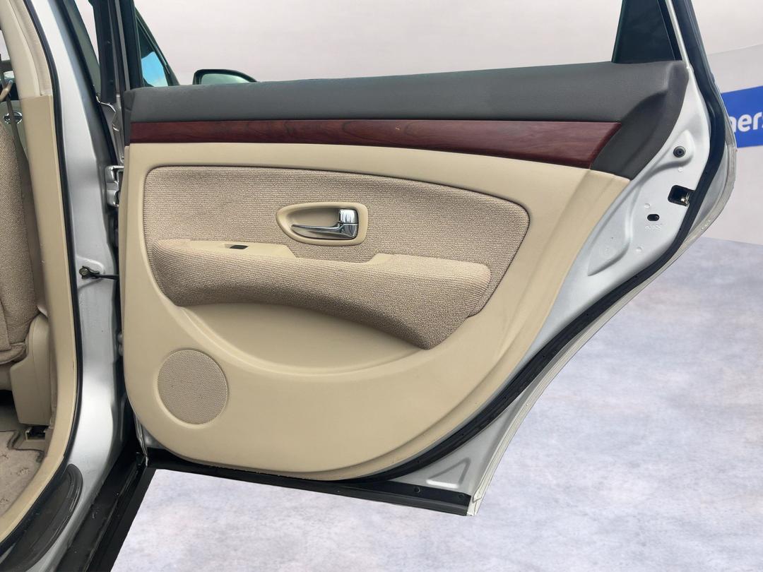 Photo '19' of Nissan Bluebird