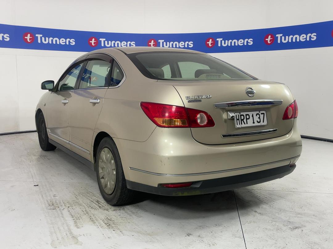 Photo '10' of Nissan Bluebird Sylphy Photo '10' of Nissan Bluebird Sylphy