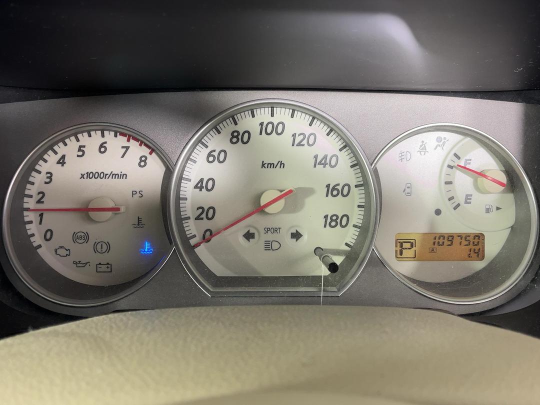Photo '21' of Nissan Bluebird