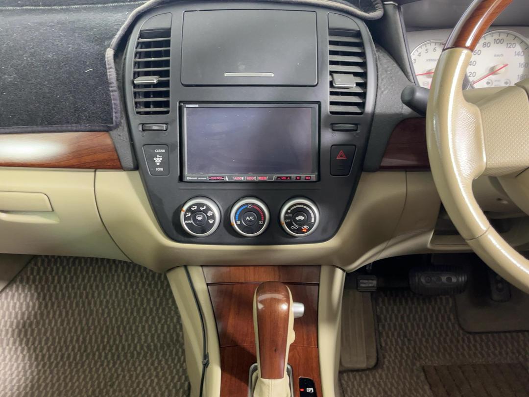 Photo '18' of Nissan Bluebird