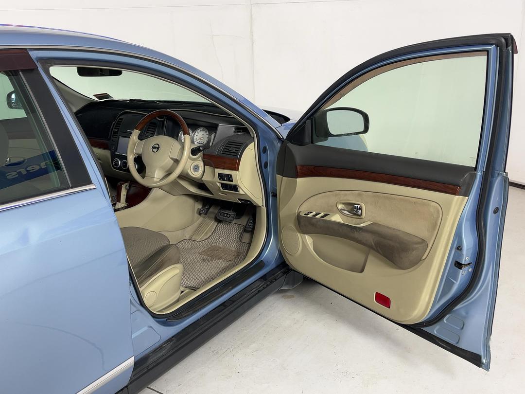 Photo '15' of Nissan Bluebird