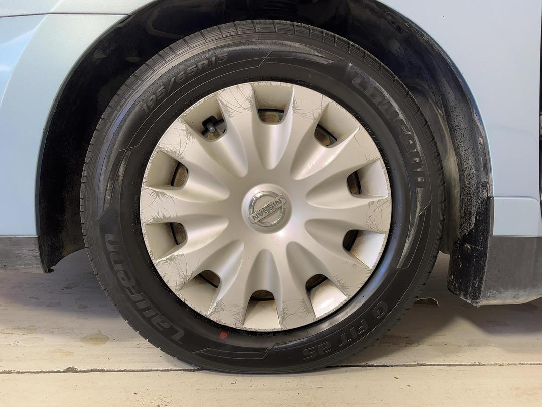 Photo '10' of Nissan Bluebird