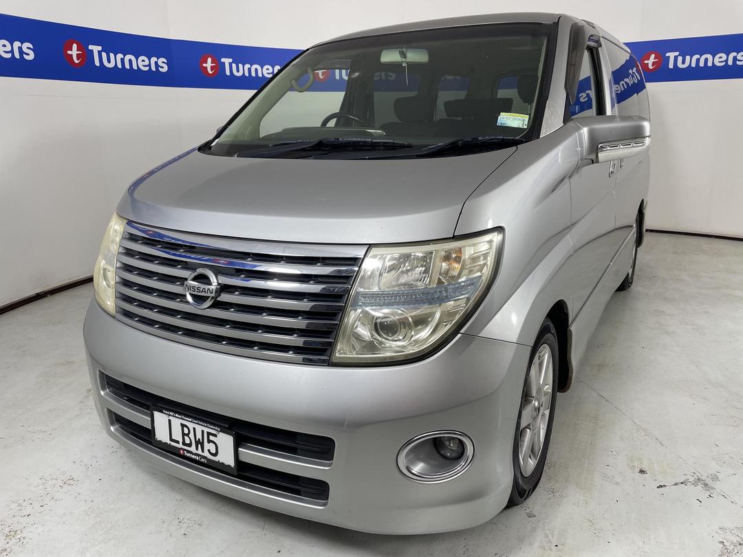 Photo '4' of Nissan Elgrand