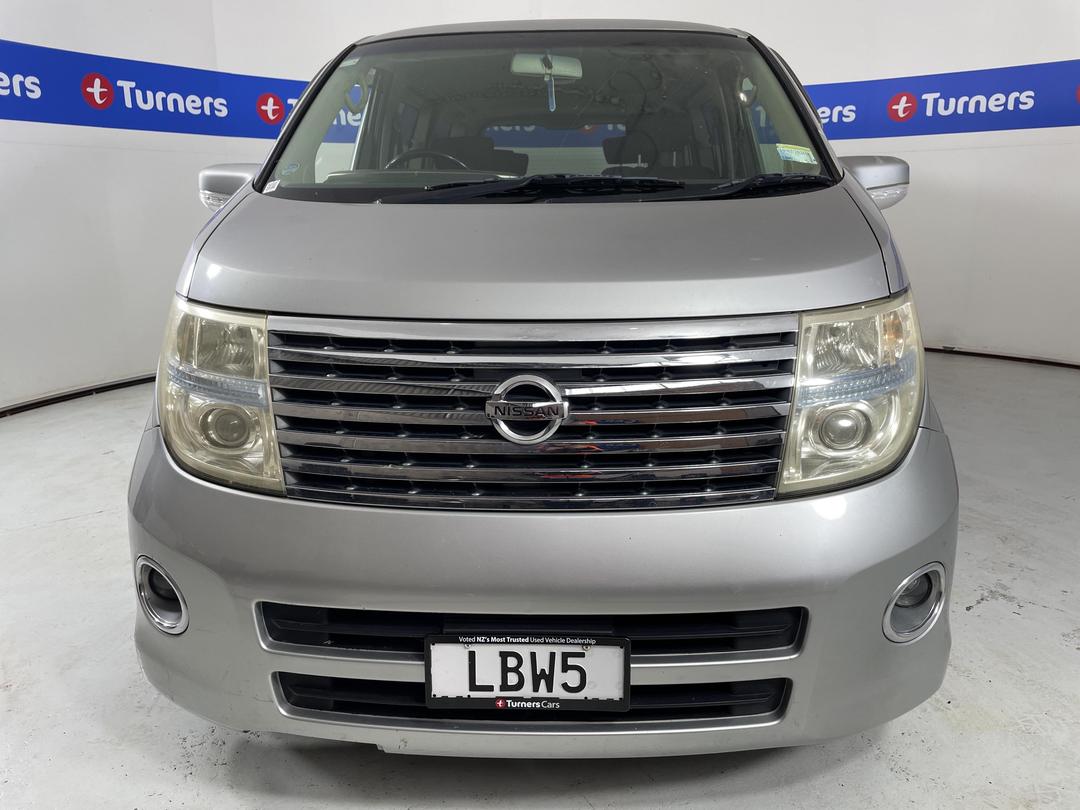 Photo '2' of Nissan Elgrand