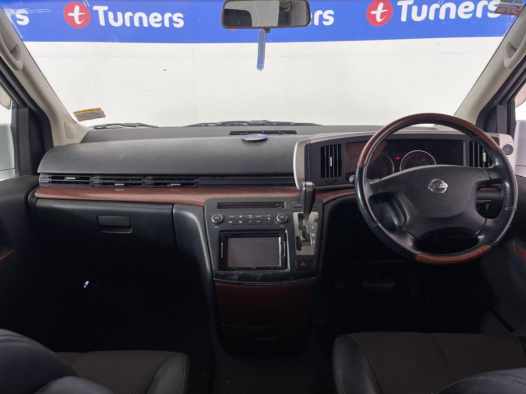 Photo '17' of Nissan Elgrand