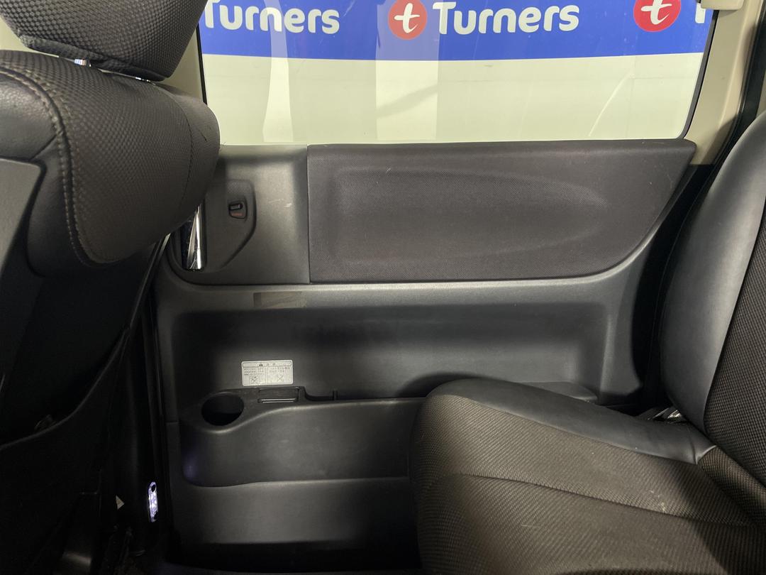 Photo '19' of Nissan Elgrand