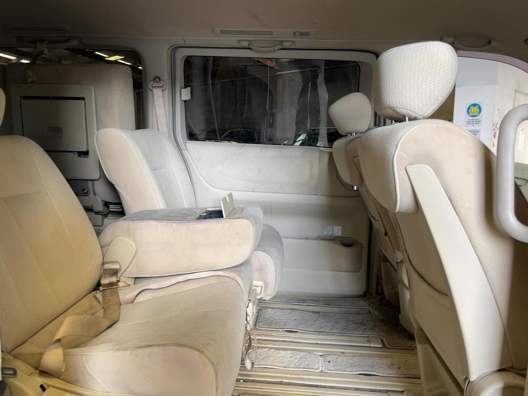 Photo '17' of Nissan Elgrand Photo '17' of Nissan Elgrand