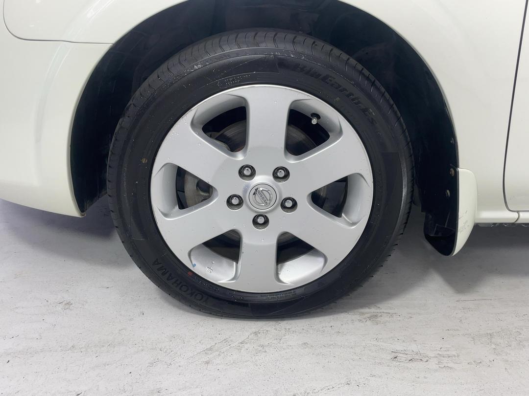 Photo '10' of Nissan Lafesta