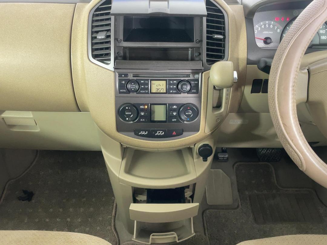 Photo '18' of Nissan Lafesta
