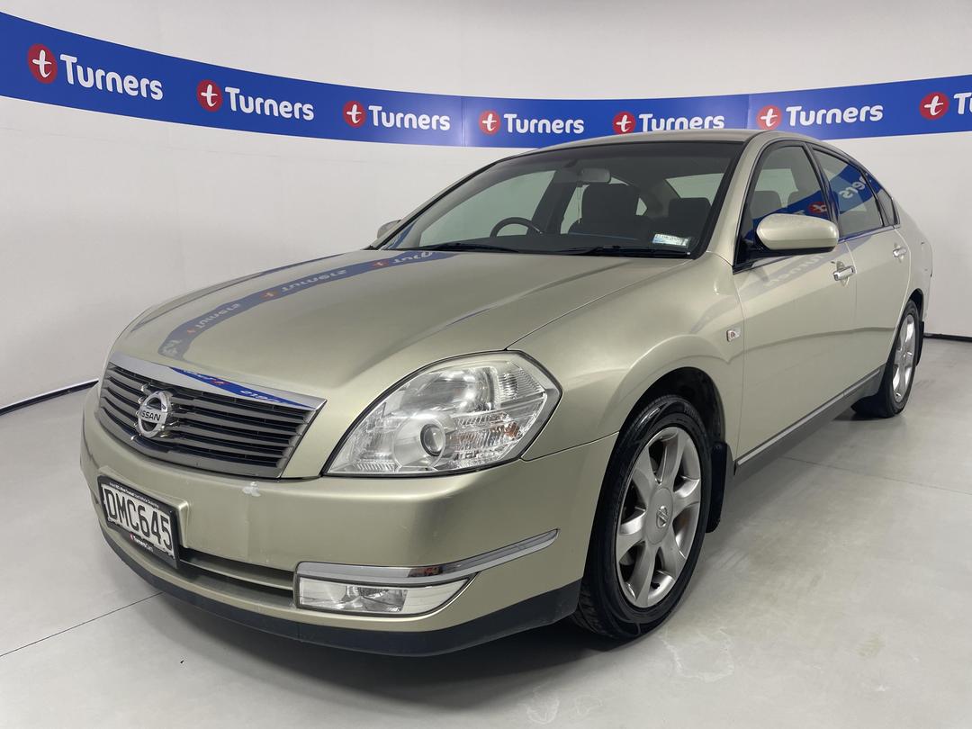 Photo '4' of Nissan Maxima