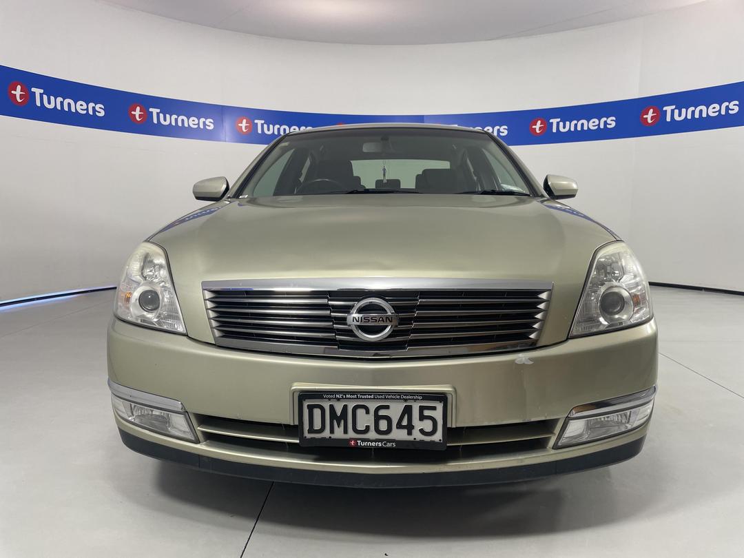 Photo '2' of Nissan Maxima