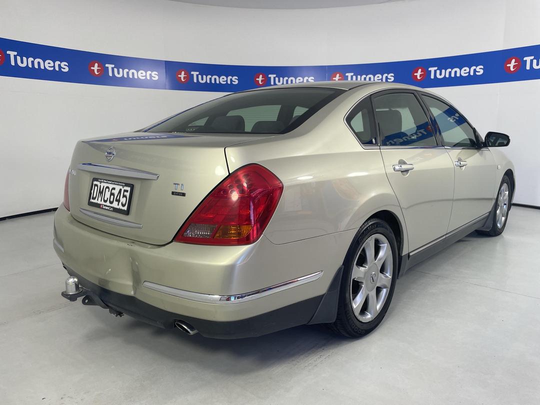 Photo '7' of Nissan Maxima